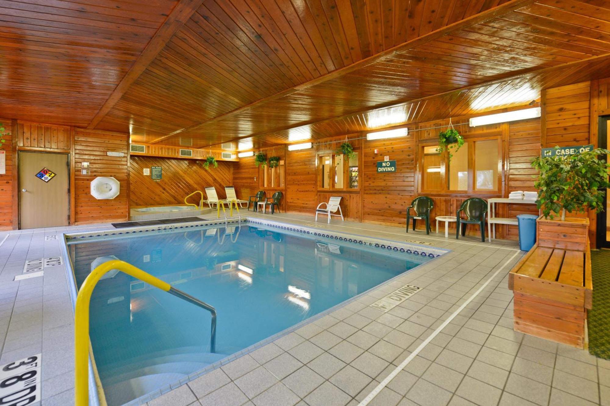 Days Inn By Wyndham Topeka Esterno foto