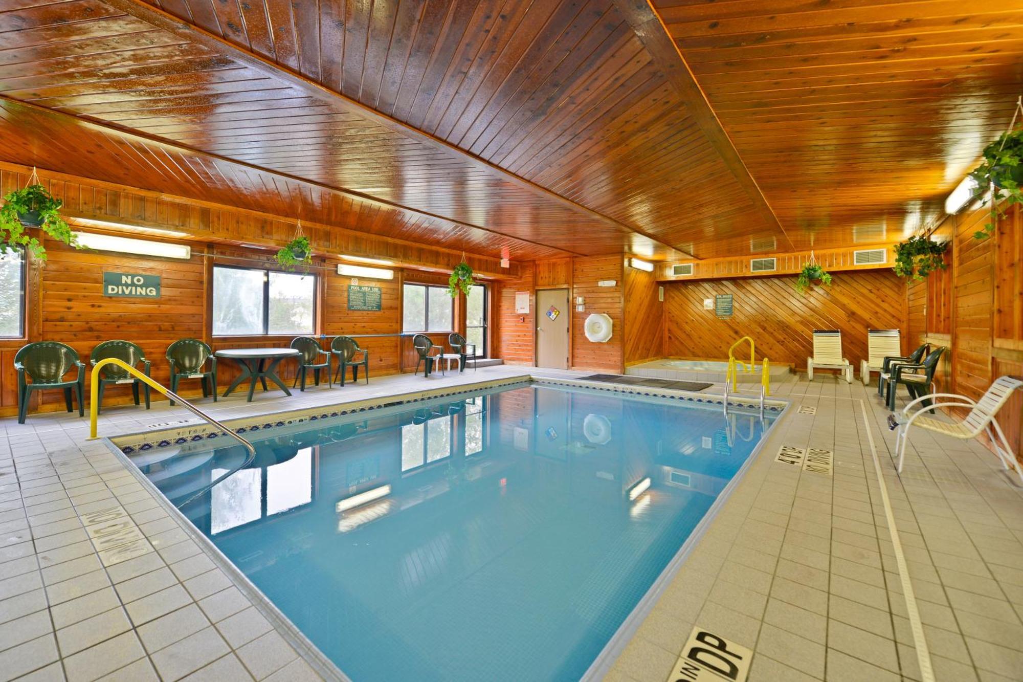 Days Inn By Wyndham Topeka Esterno foto